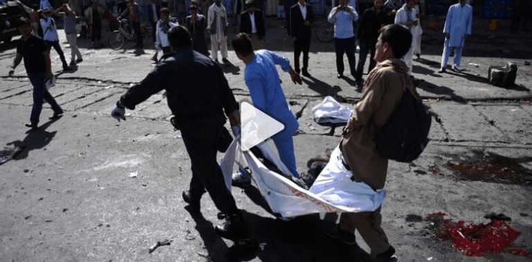 90 muertos y unos 460 heridos por la explosión de un camión bomba en Kabul