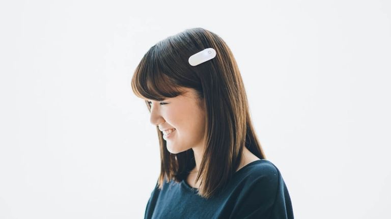 Ontenna, es un clip para el pelo que ayuda a las personas sordas a sentir el sonido