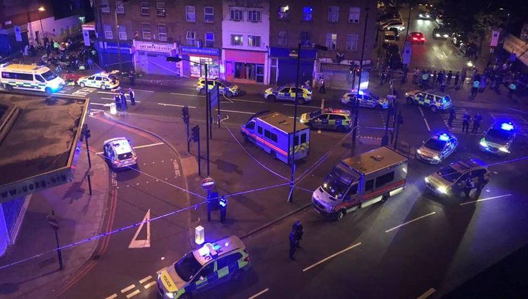 Un atropello masivo en una mezquita en Londres deja al menos 1 muerto y 10 heridos