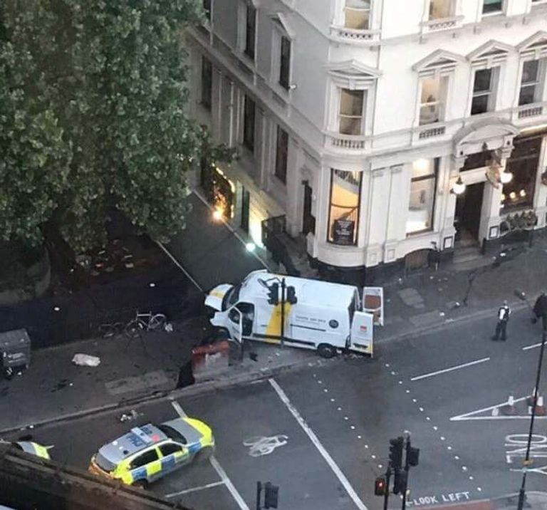 Ataque terrorista en Londres: 8 muertos, 48 heridos y 21 en estado crítico por un atropello masivo y apuñalamientos