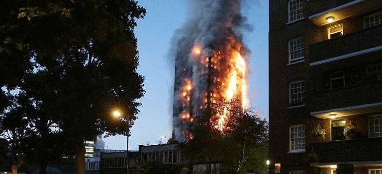 Ya van 17 muertos y 78 heridos en el devastador incendio del edificio de 27 plantas en Londres