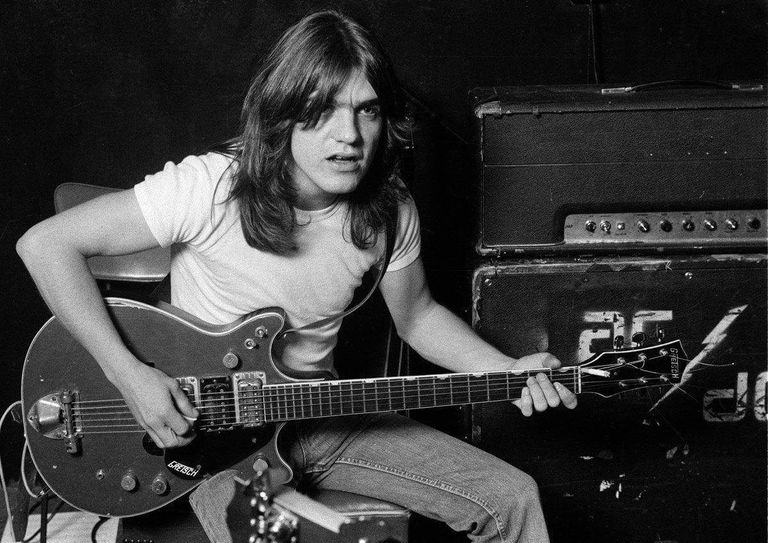 Muere Malcolm Young, guitarrista y cofundador de AC/DC a los 64 años
