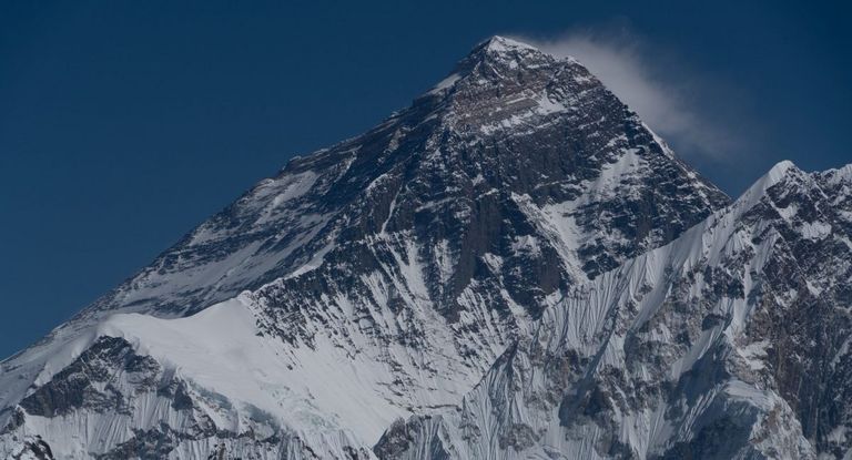 Covid-19 llega a lo más alto de la tierra: infecta a varios escaladores en el Everest